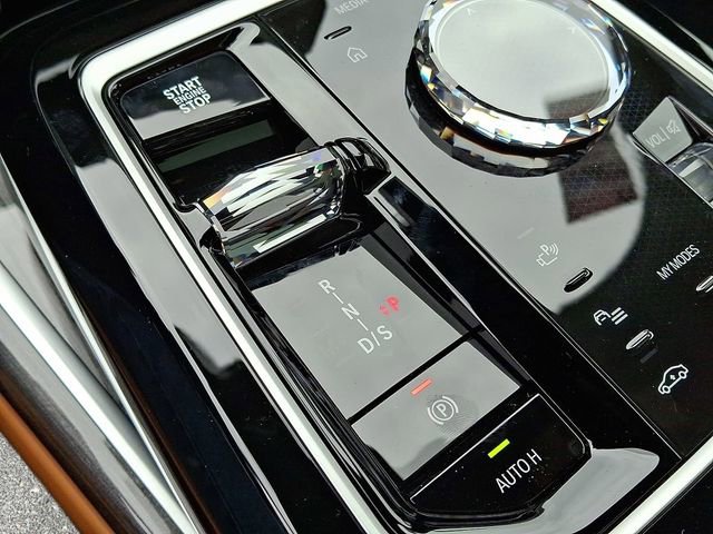 New 2026 BMW 740i xDrive w/ Premium Package image 13
