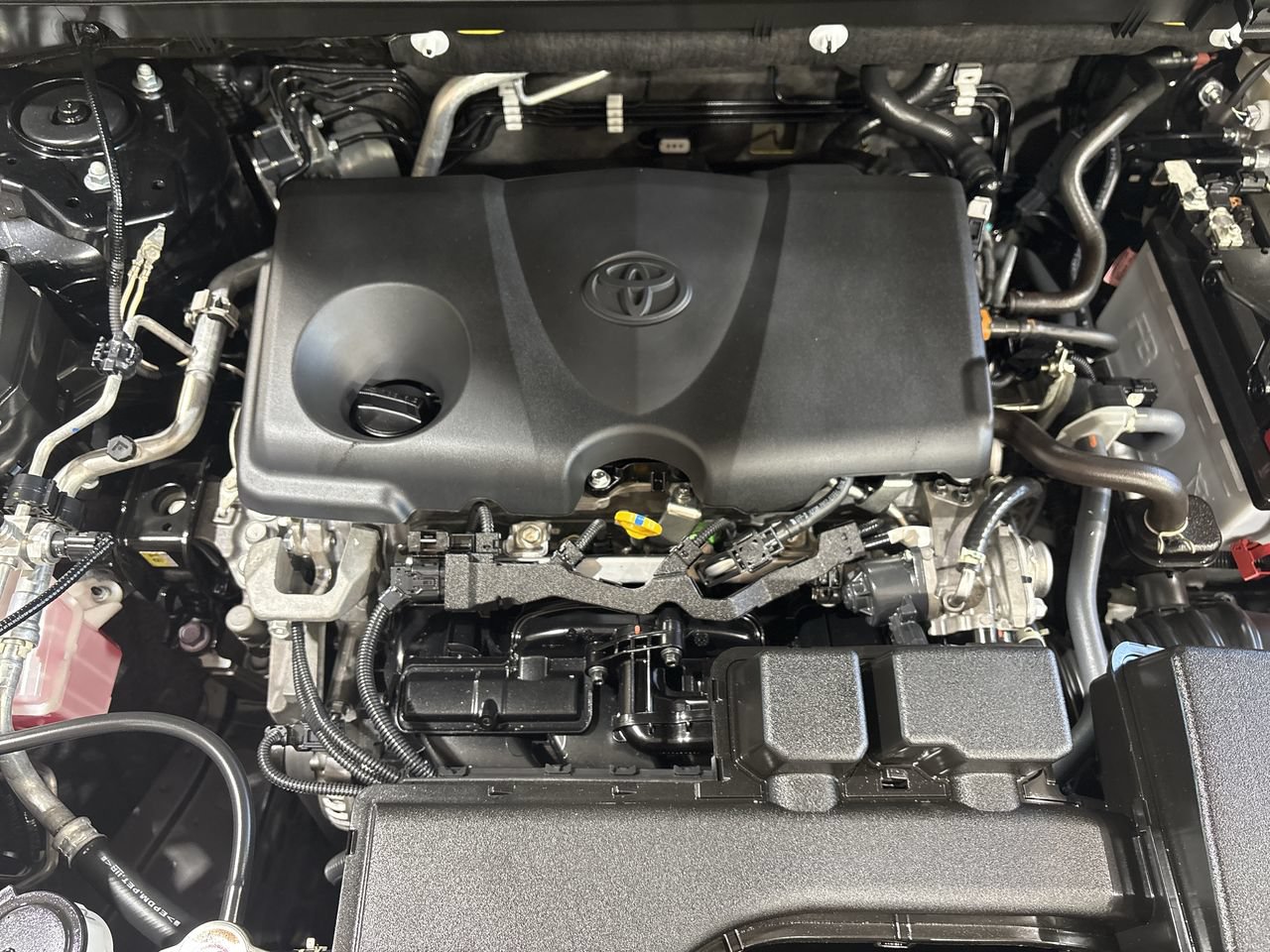 Certified 2025 Toyota RAV4 LE FWD image 26