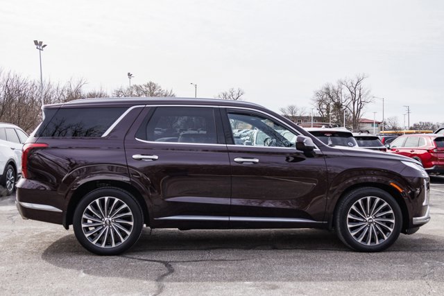 Used 2023 Hyundai Palisade Calligraphy image 4
