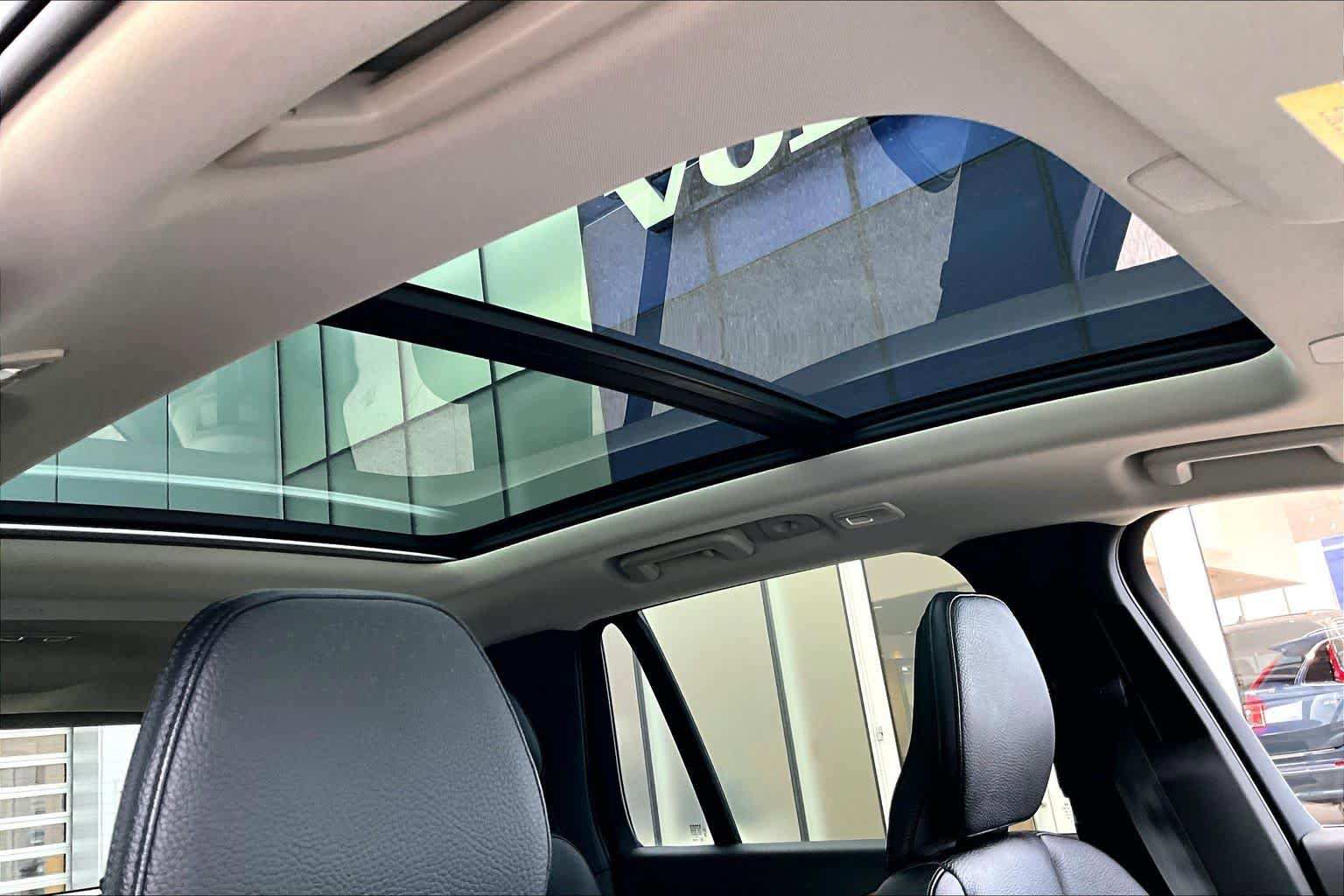 Certified 2023 Volvo XC90 B6 Plus w/ Protection Package Premier AWD/4WD image 14