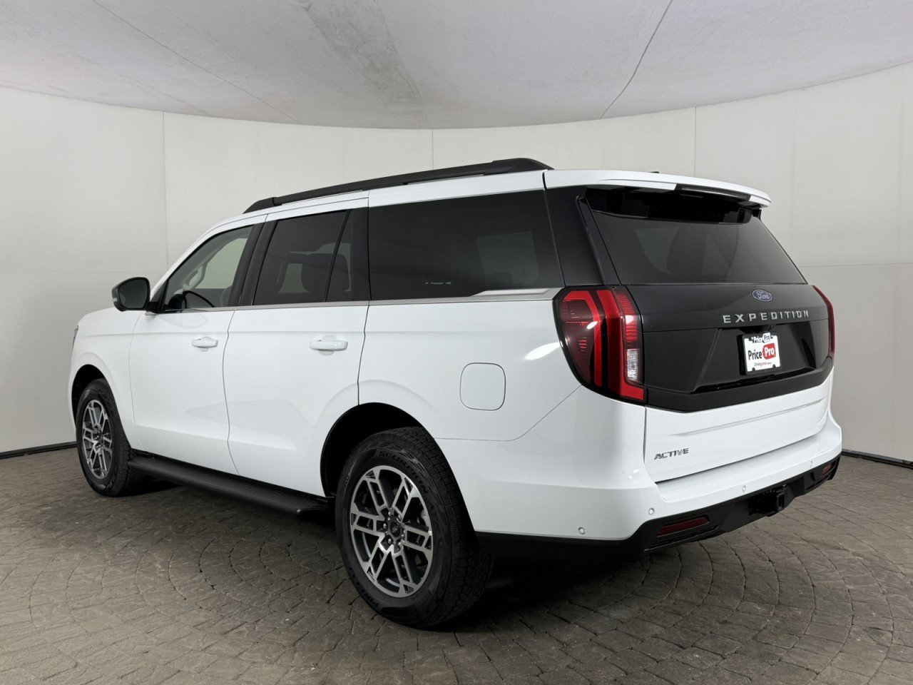 Used 2025 Ford Expedition Active AWD/4WD image 5