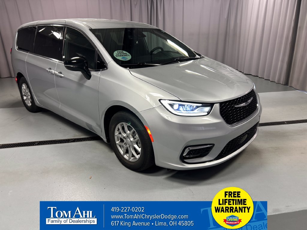 Used 2026 Chrysler Pacifica Select FWD 360° Tour