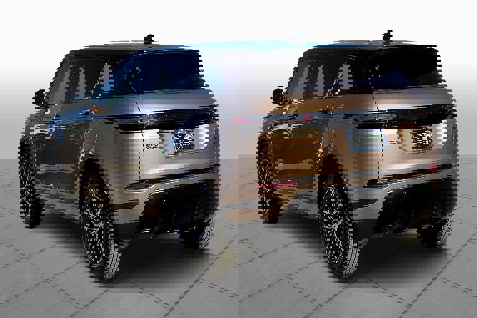 Used 2025 Land Rover Range Rover Evoque S image 12