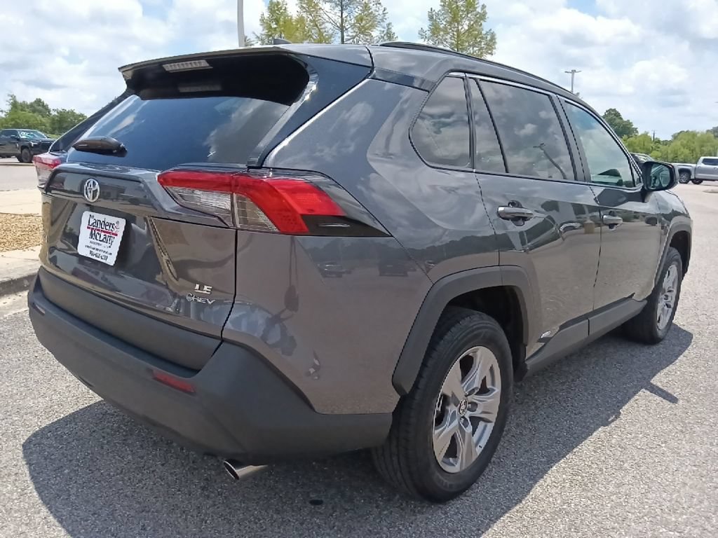 Used 2025 Toyota RAV4 LE AWD/4WD image 3
