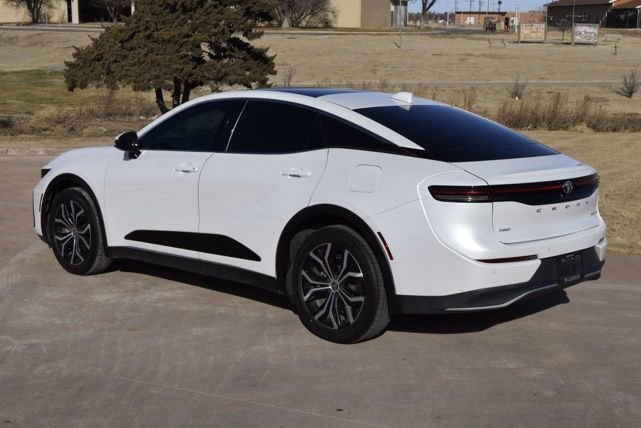 Used 2023 Toyota Crown Limited image 11