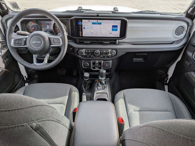 Certified 2025 Jeep Wrangler Unlimited Sahara w/ Safety Group AWD/4WD image 21