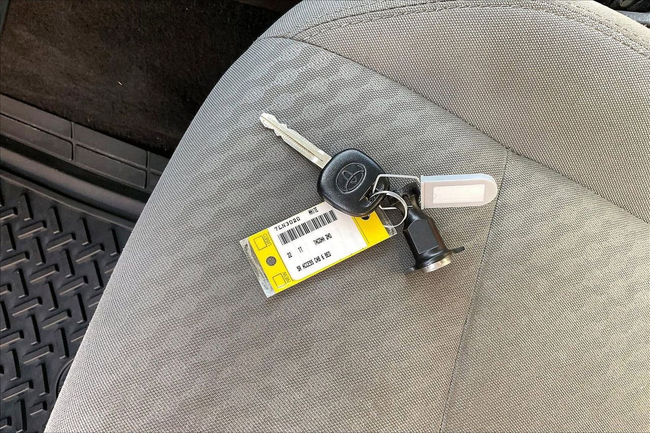 Used 2022 Toyota Tacoma SR RWD image 31