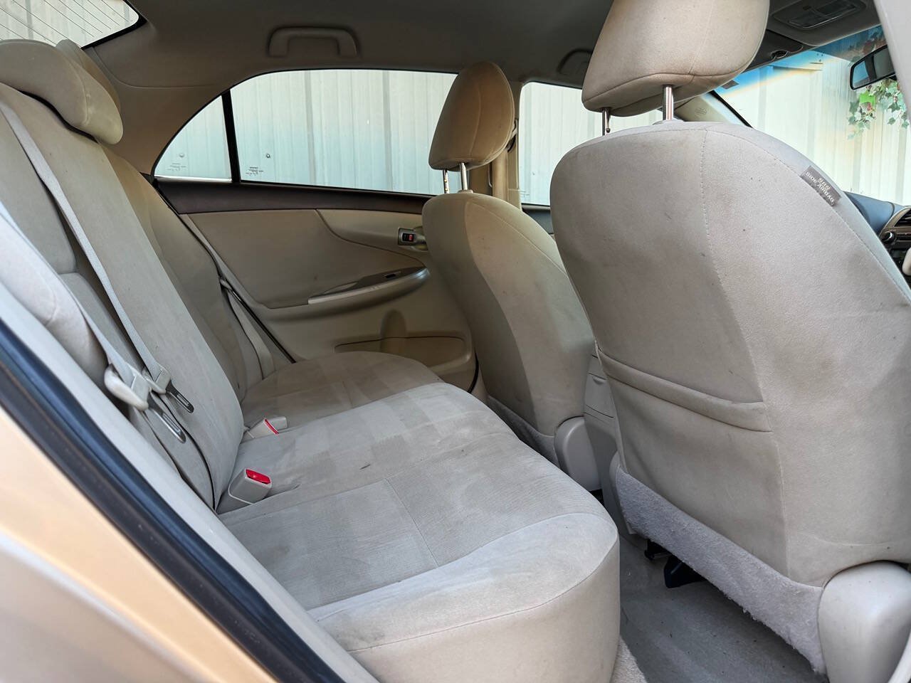 Used 2011 Toyota Corolla LE FWD image 23