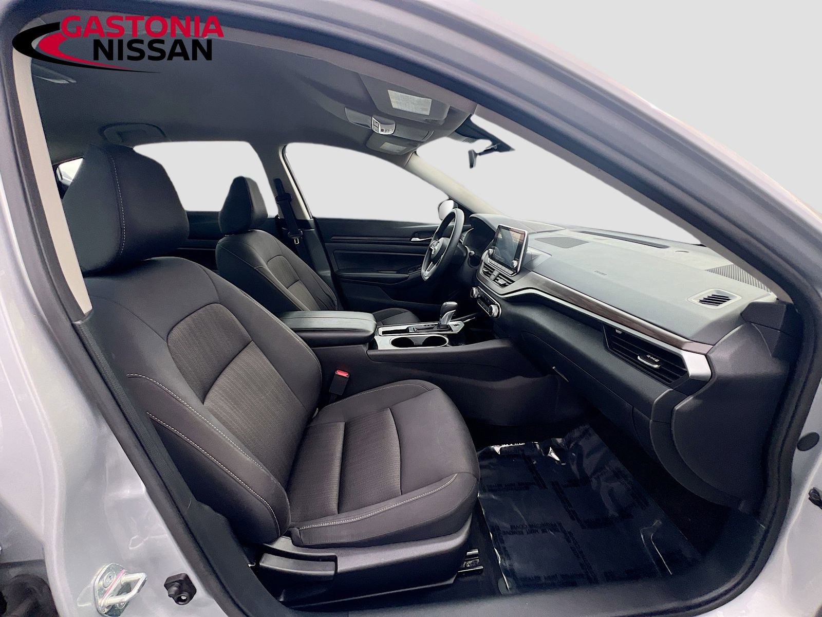 Used 2024 Nissan Altima 2.5 SV image 34