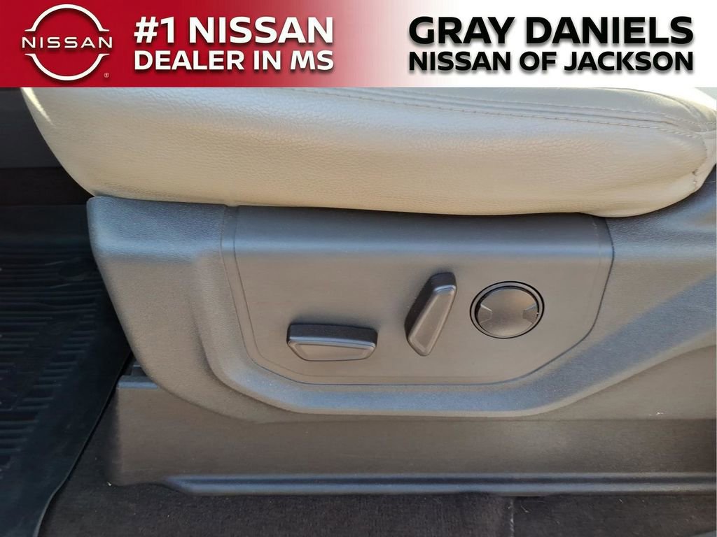Used 2021 Ford Expedition XLT image 14