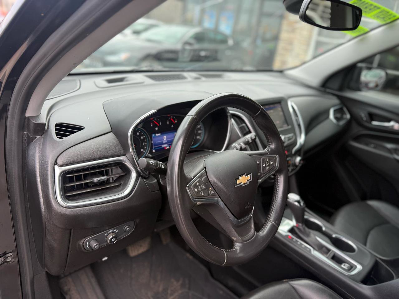 Used 2020 Chevrolet Equinox LT w/ Midnight Edition image 12