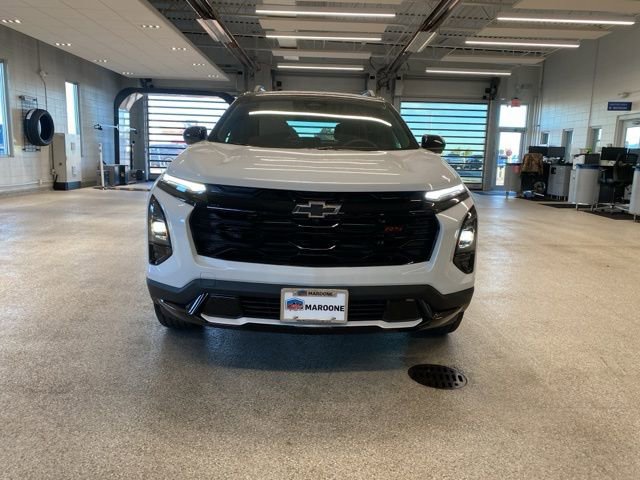 New 2026 Chevrolet Equinox RS w/ Convenience Package III AWD/4WD image 2