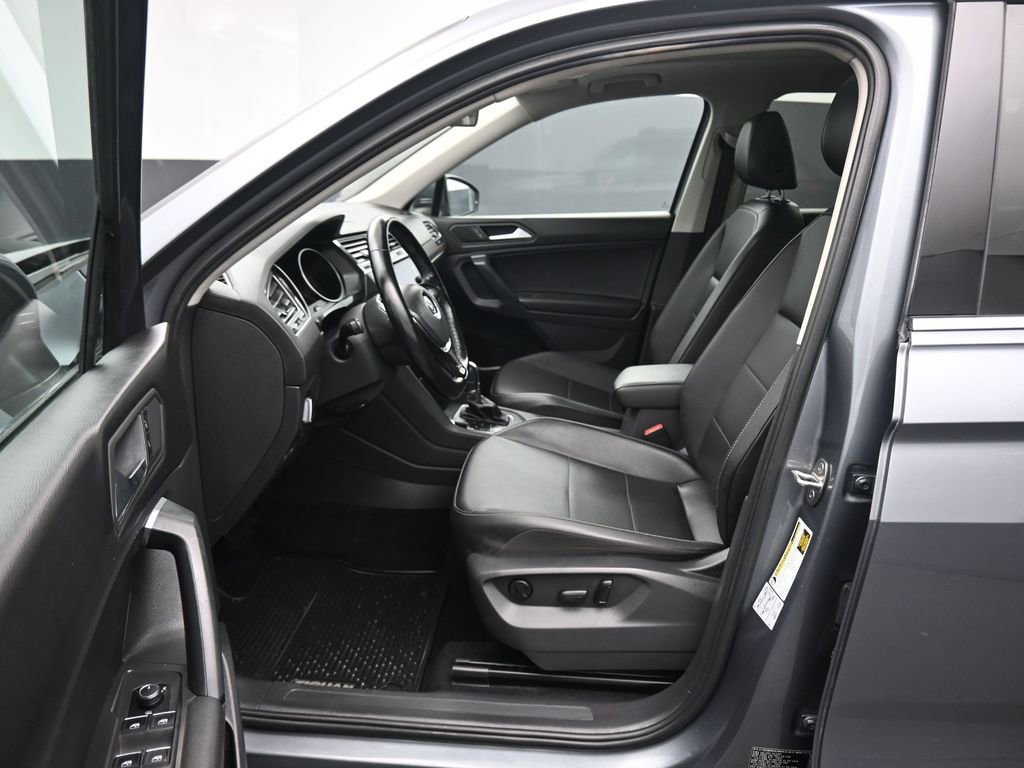 Used 2019 Volkswagen Tiguan SE AWD/4WD image 11