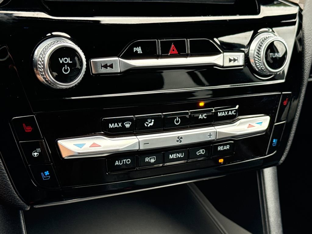 Used 2023 Ford Explorer Limited w/ Equipment Group 301A image 22