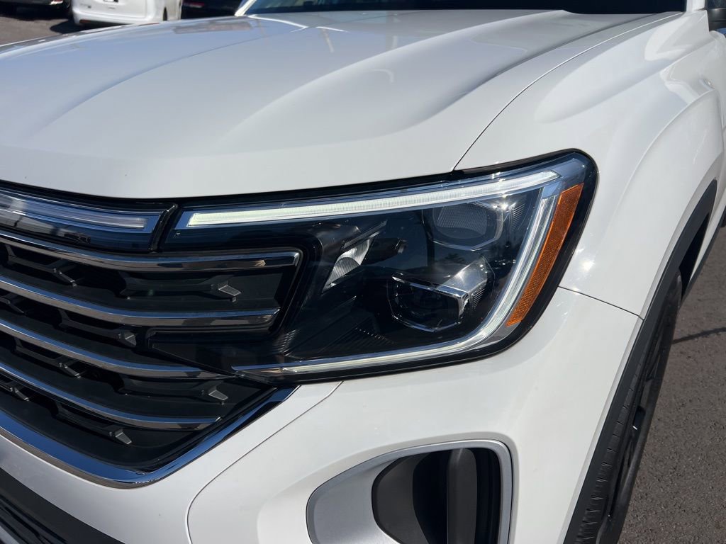 Used 2024 Volkswagen Atlas SE w/ Panoramic Sunroof Package image 10