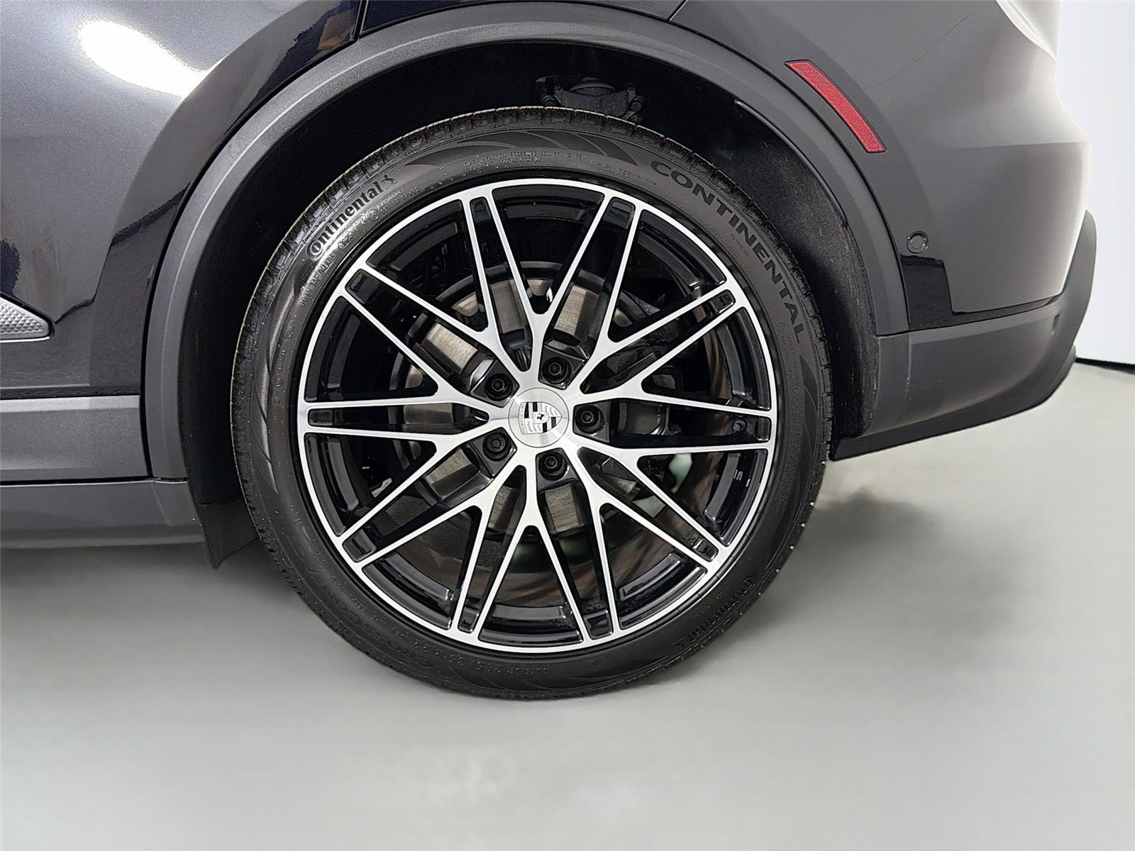 Certified 2026 Porsche Macan 4 Electric RWD image 12