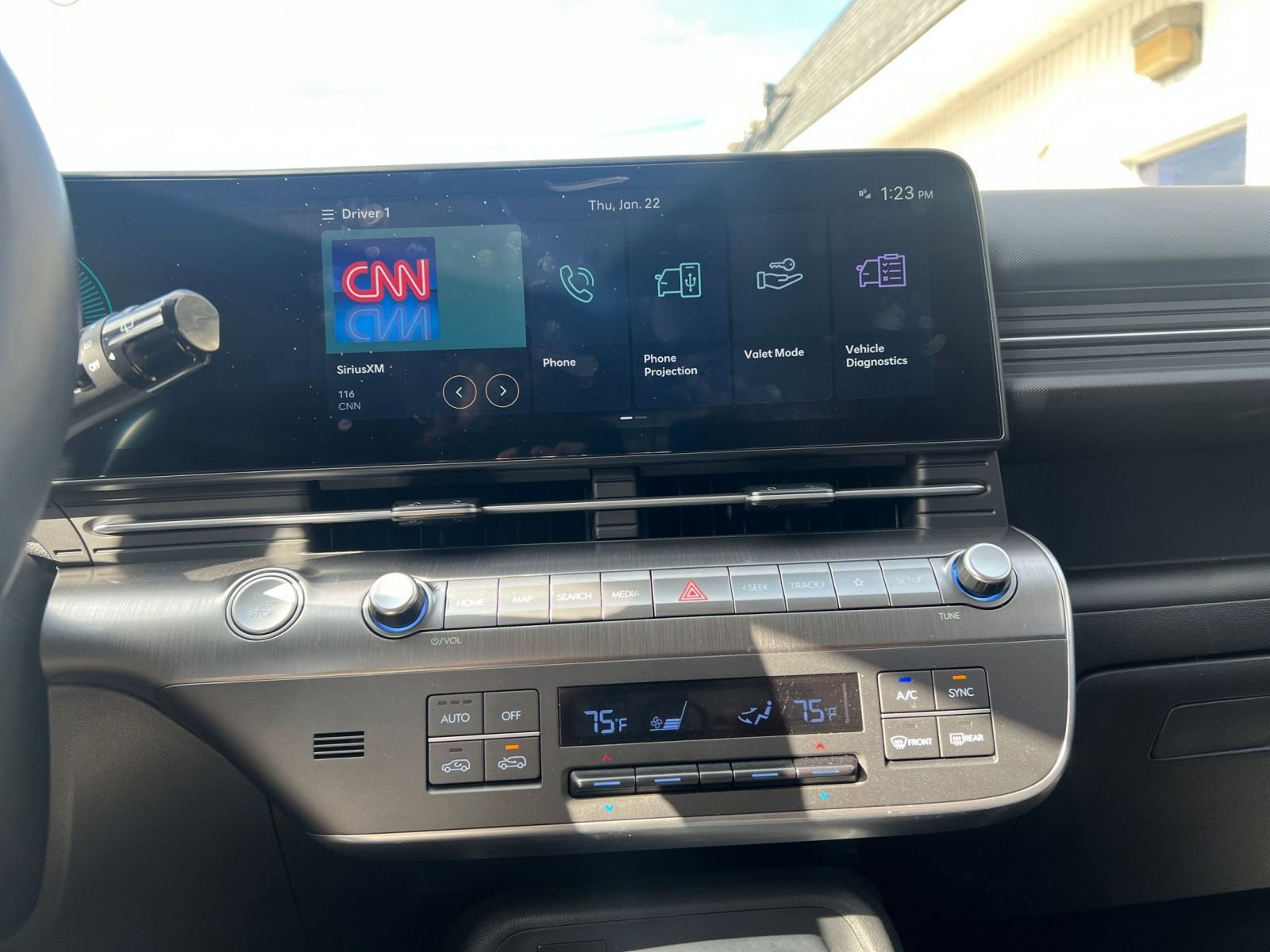 Used 2025 Hyundai Kona SEL image 18