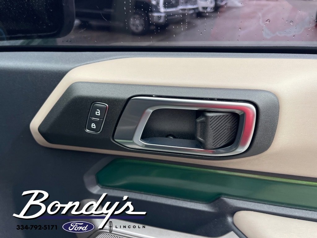 Used 2022 Ford Bronco Wildtrak image 24