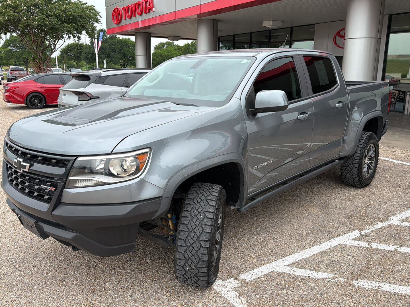 Used 2020 Chevrolet Colorado ZR2 w/ LPO, Premium Interior Package AWD/4WD image 7