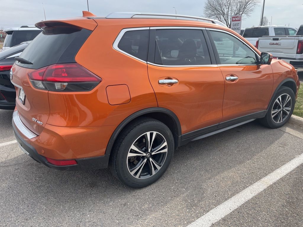 Used 2019 Nissan Rogue SV w/ Sun & Sound Touring Package AWD/4WD image 3