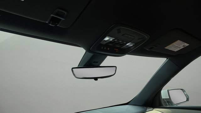 Used 2022 Chevrolet Traverse Premier FWD image 26