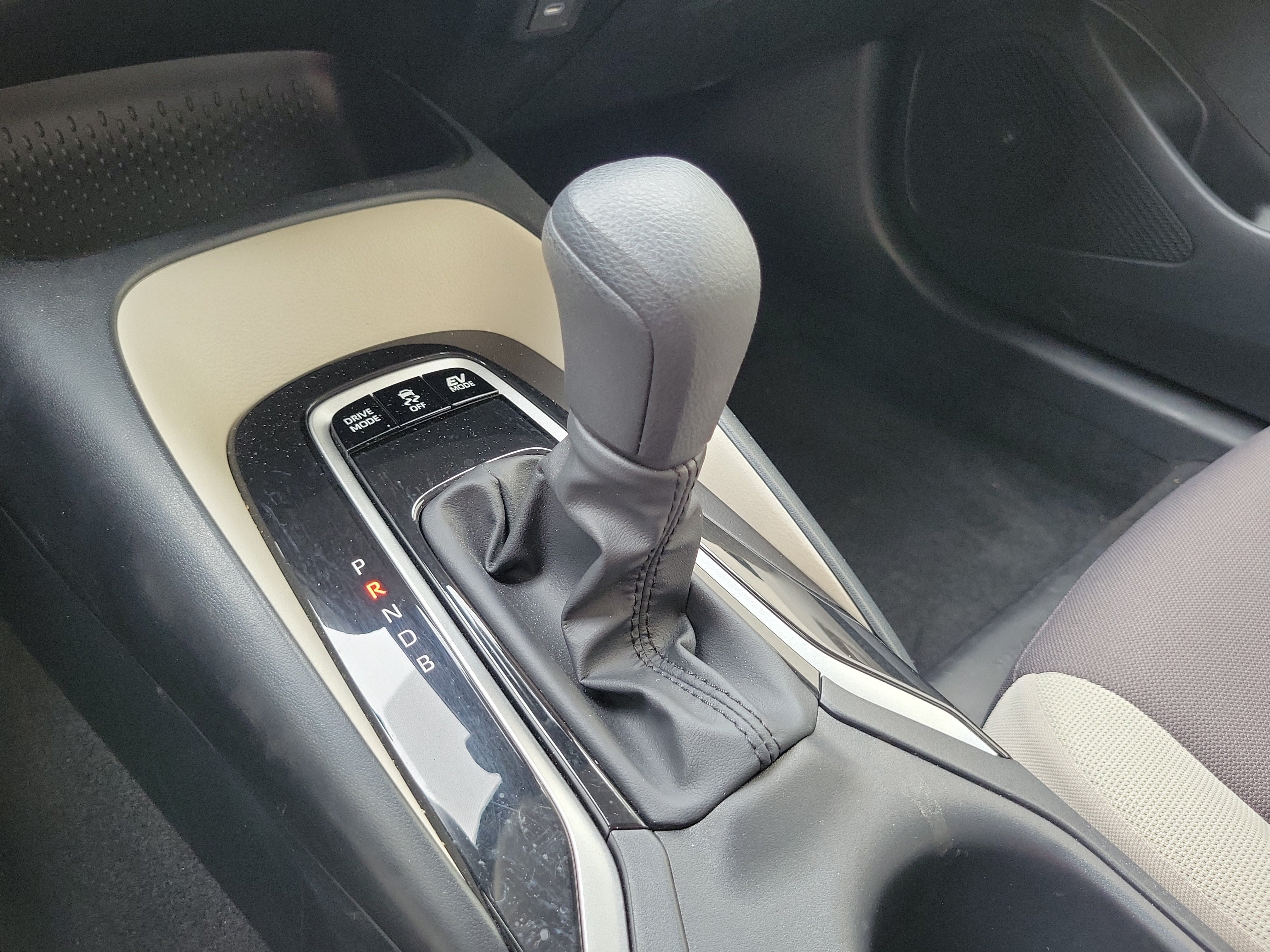 Used 2026 Toyota Corolla LE FWD image 28