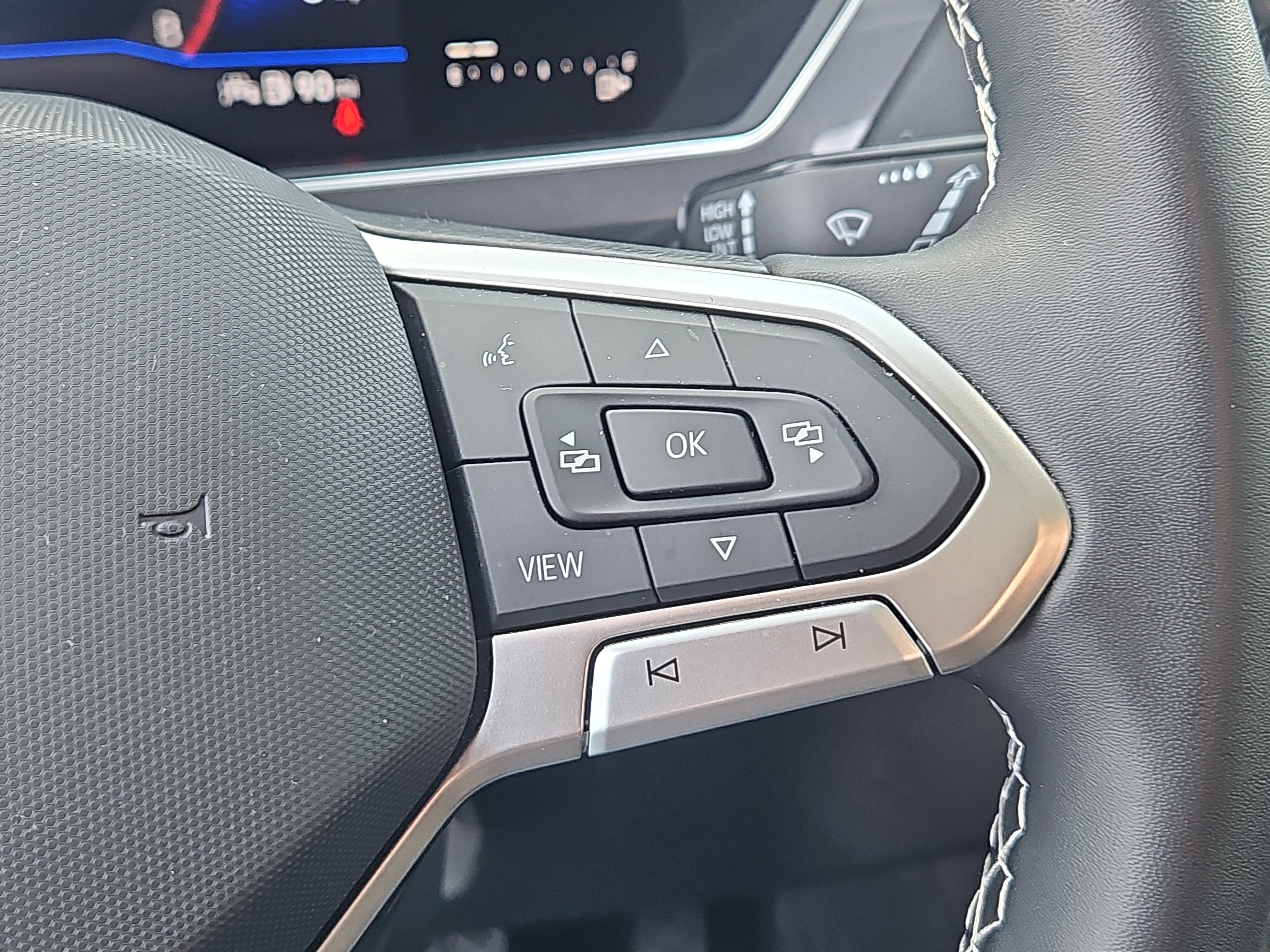 Certified 2023 Volkswagen Tiguan SE w/ Panoramic Sunroof Package image 16