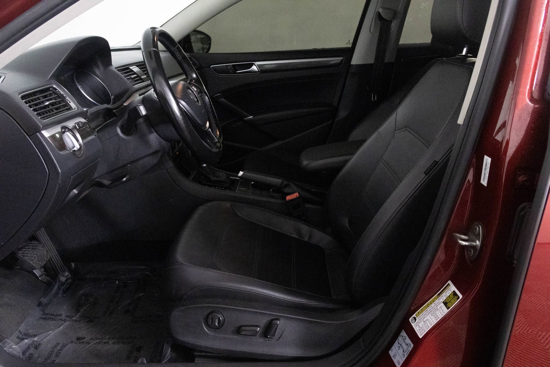 Used 2018 Volkswagen Passat 2.0T SE w/ SE Lighting Package image 19