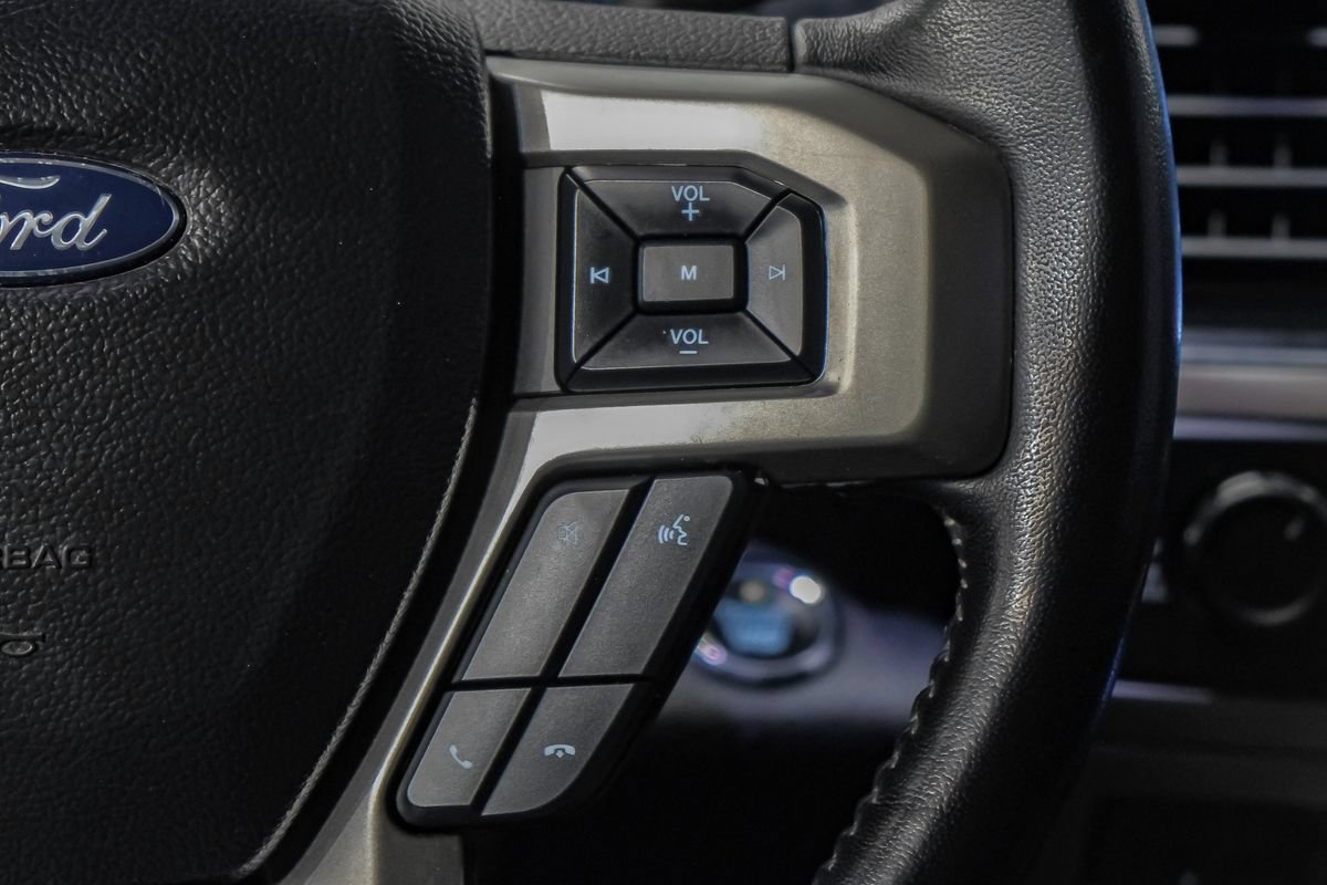 Used 2022 Ford F250 Lariat w/ Black Appearance Package AWD/4WD image 17
