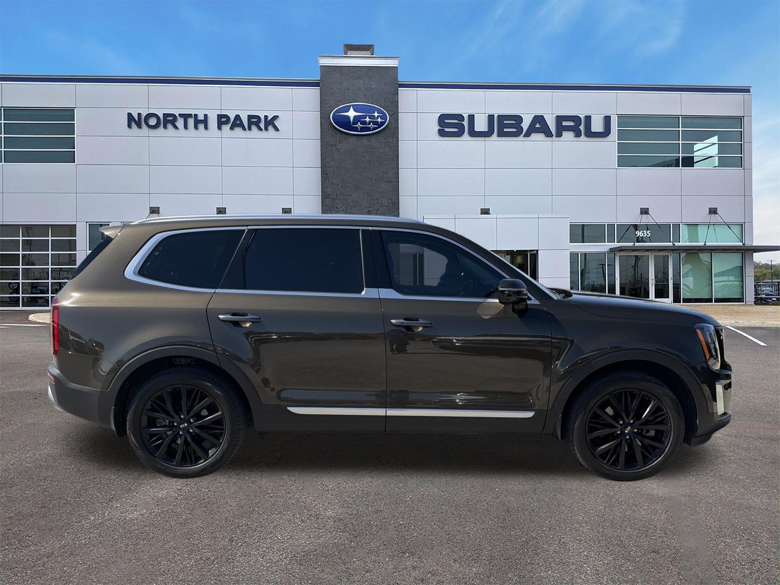 Used 2020 Kia Telluride SX FWD image 2