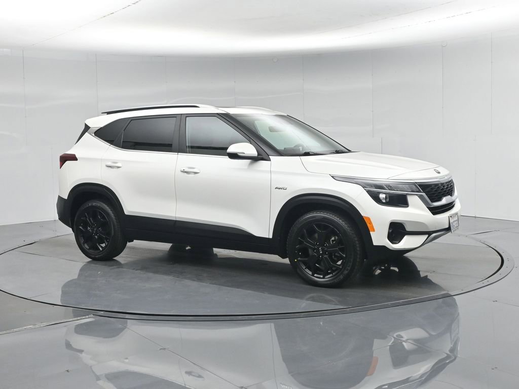 Used 2021 Kia Seltos EX image 7