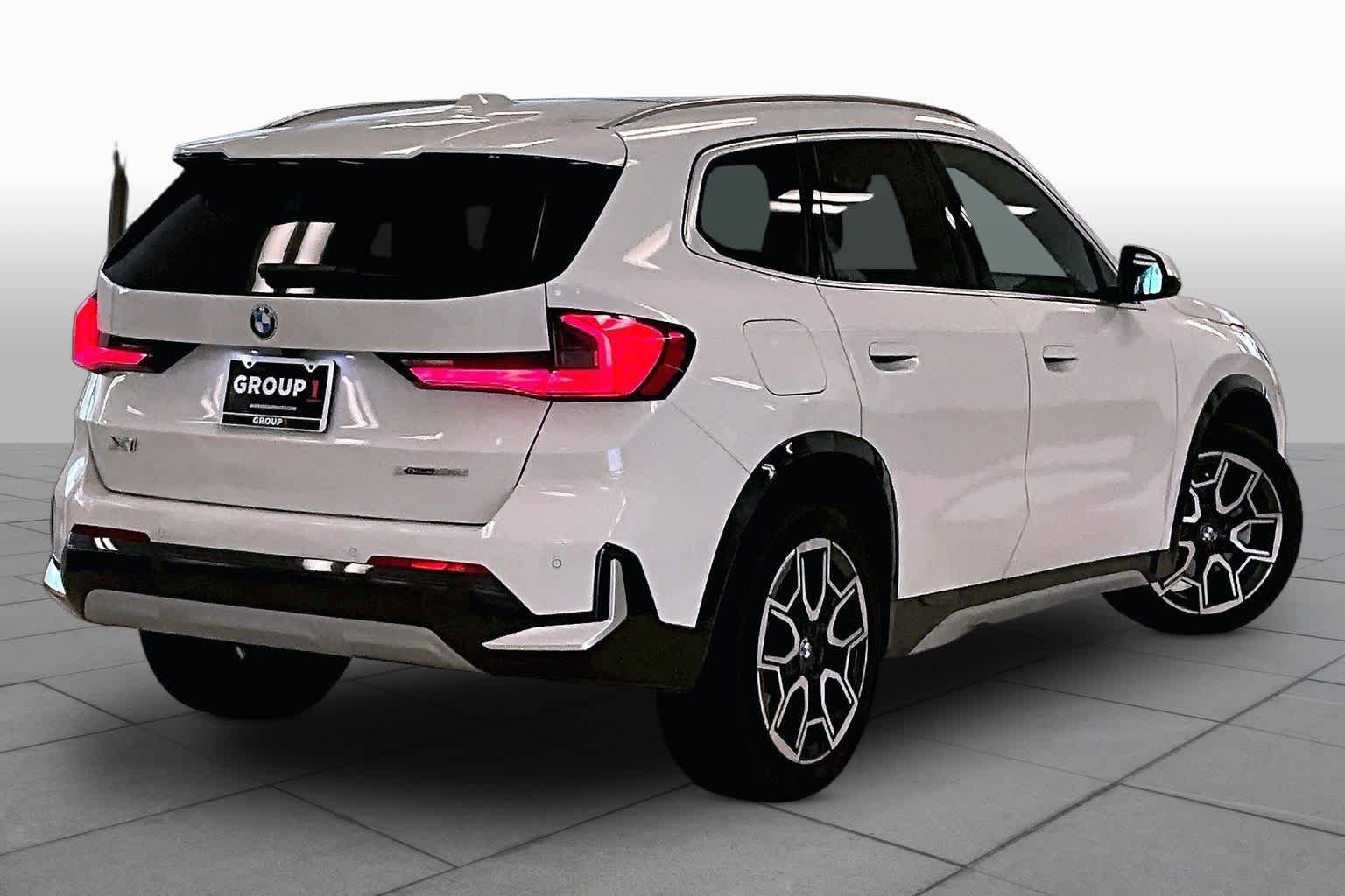 Used 2025 BMW X1 xDrive28i AWD/4WD image 12