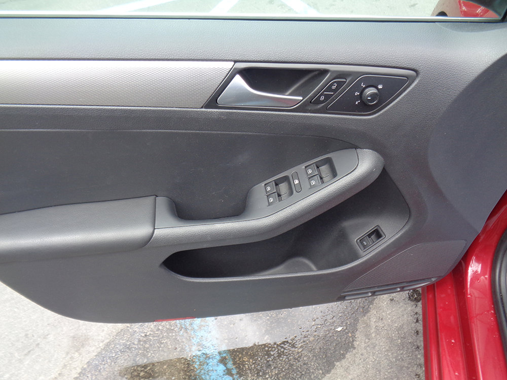 Used 2017 Volkswagen Jetta S w/ Jetta S Cold Weather Package FWD image 12