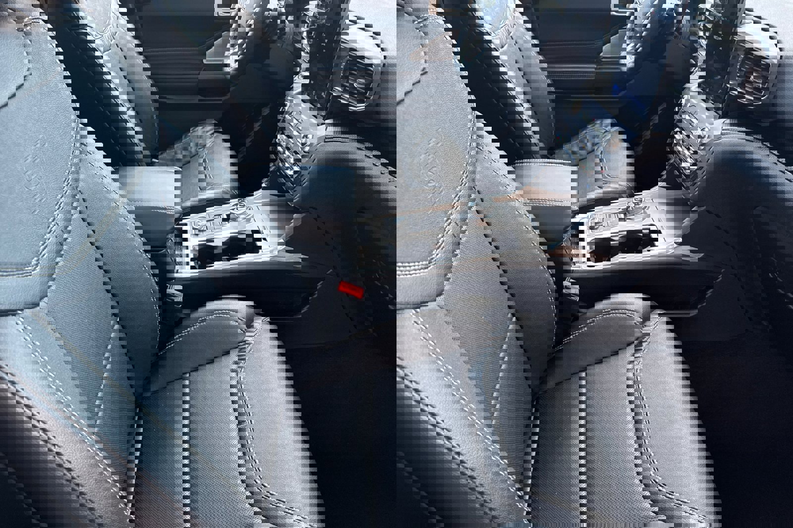 Used 2020 Ford Explorer ST w/ Premium Technology Package image 17