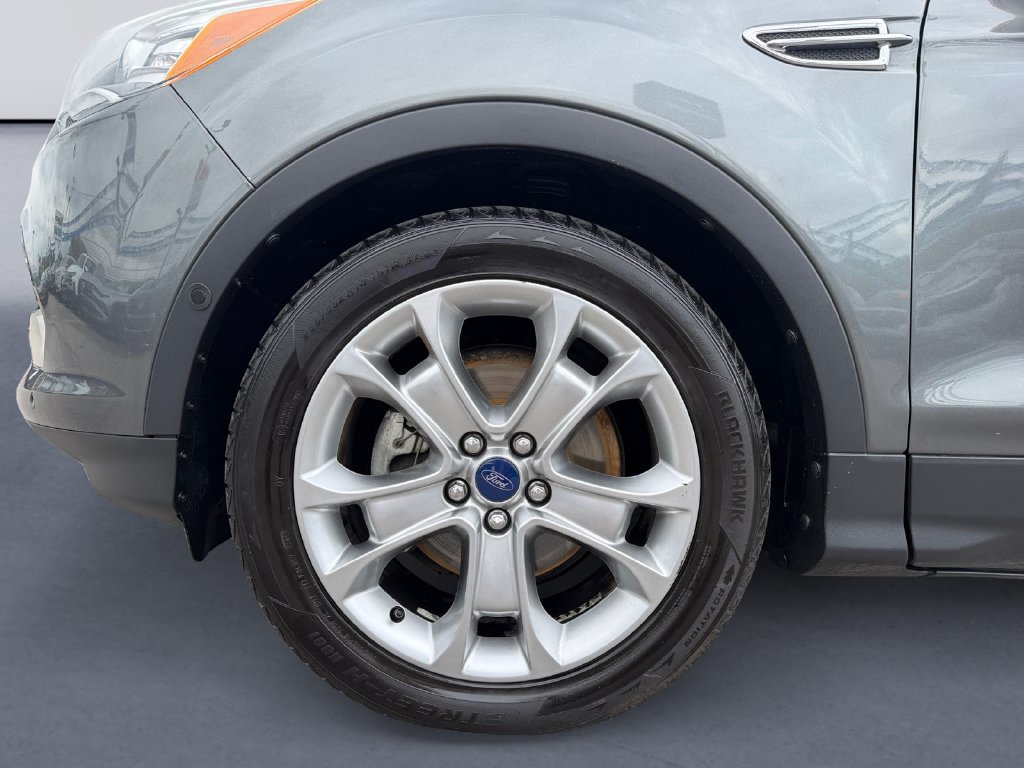 Used 2014 Ford Escape Titanium w/ Equipment Group 401A FWD image 9