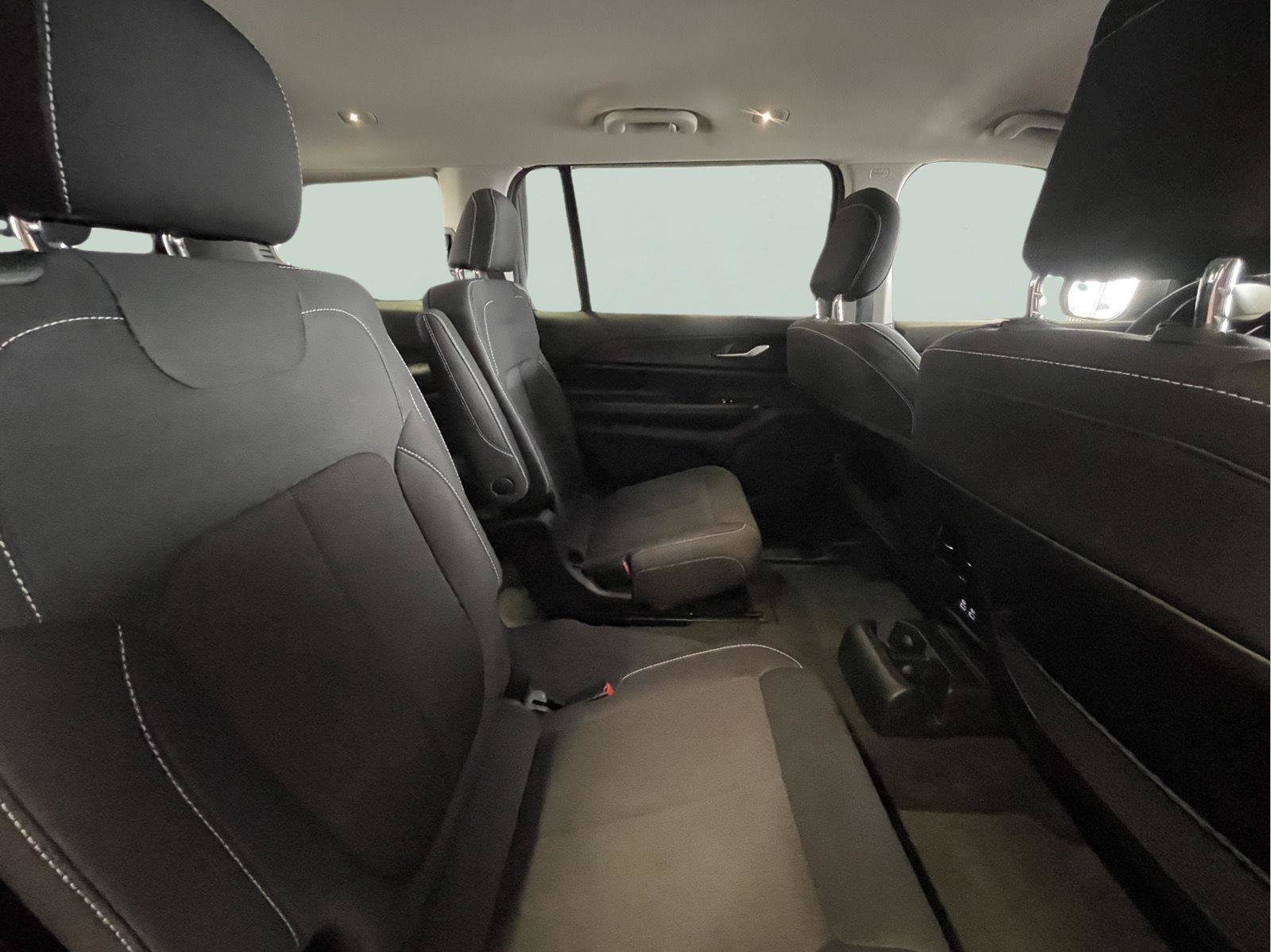 Used 2023 Jeep Grand Cherokee L Laredo AWD/4WD image 26