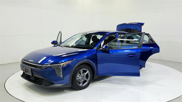 Used 2025 Kia K4 LXS image 30