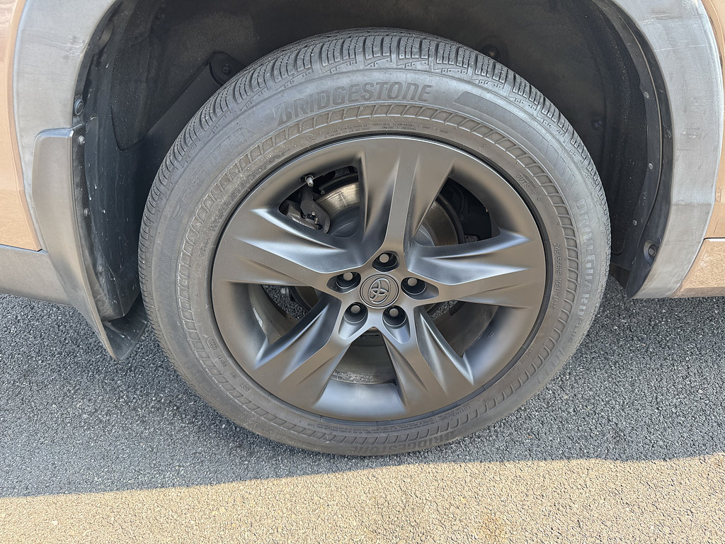Certified 2019 Toyota Highlander Limited AWD/4WD image 27