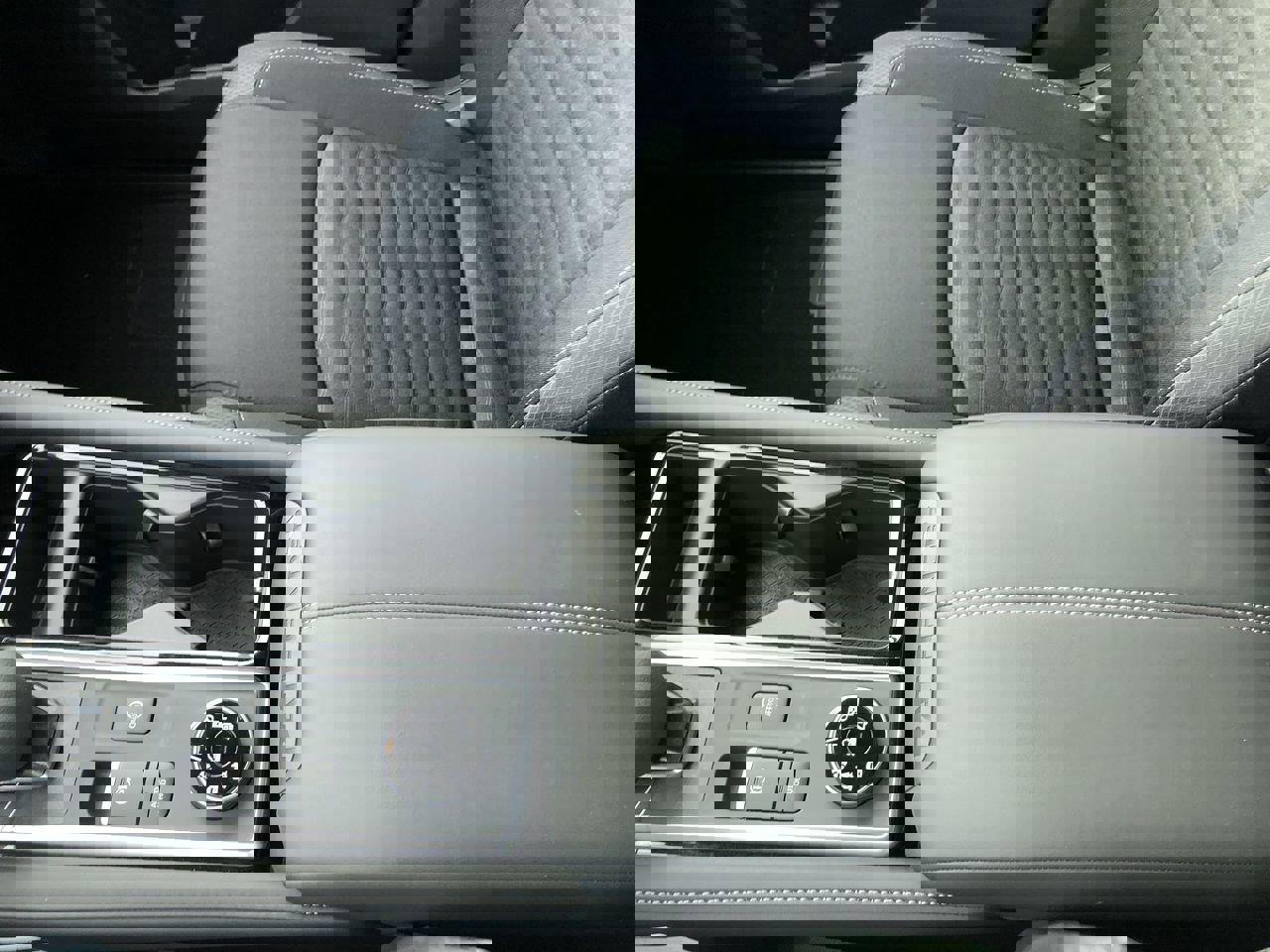 New 2025 Nissan Pathfinder SV image 27