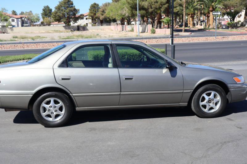 Used 1997 Toyota Camry CE image 8
