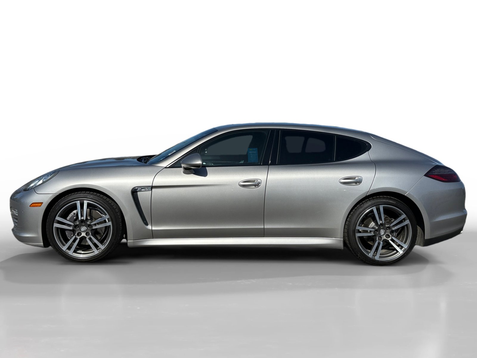 Used 2012 Porsche Panamera 4 image 2