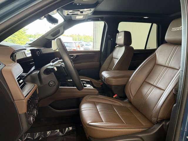 Certified 2025 Chevrolet Tahoe High Country AWD/4WD image 24