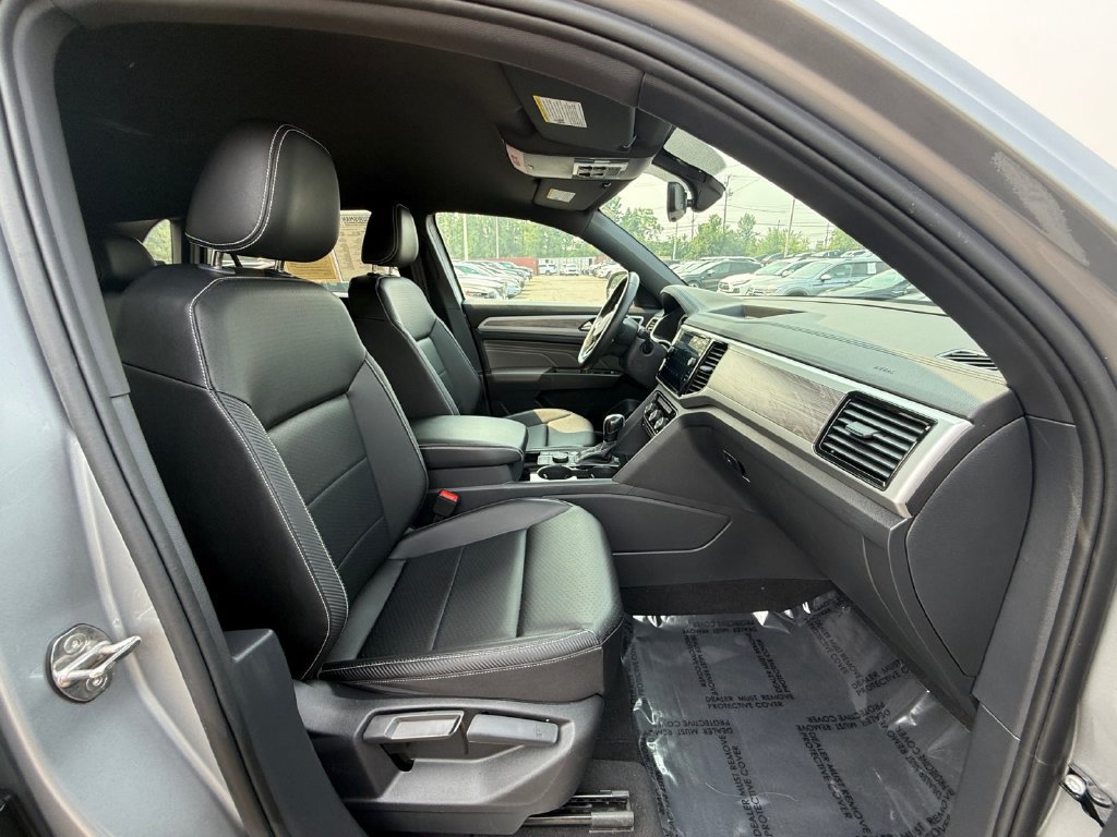 Used 2023 Volkswagen Atlas Cross Sport SE AWD/4WD image 25