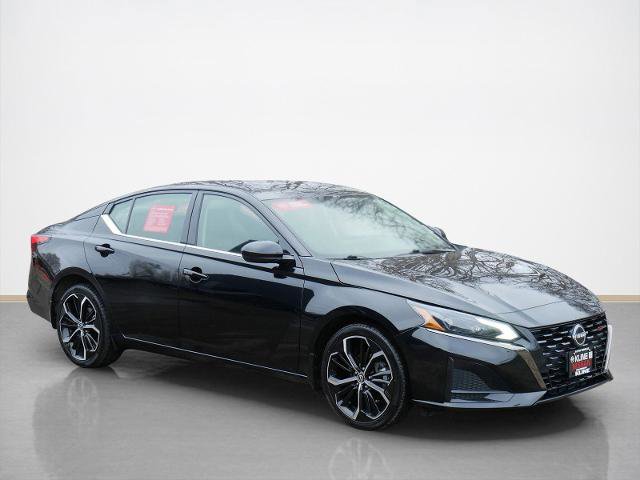 Certified 2023 Nissan Altima 2.5 SR w/ SR Premium Package image 1