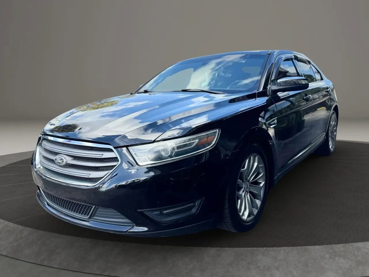 Used 2015 Ford Taurus Limited FWD image 6