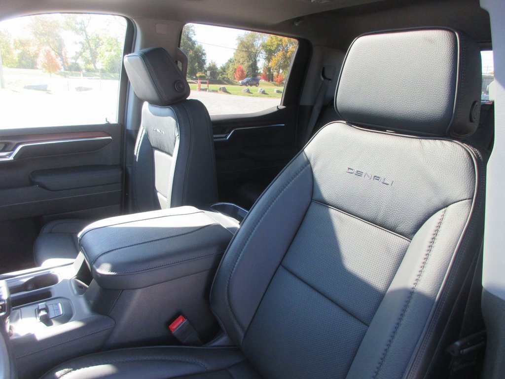 New 2026 GMC Sierra 1500 Denali w/ Denali Reserve Package image 14