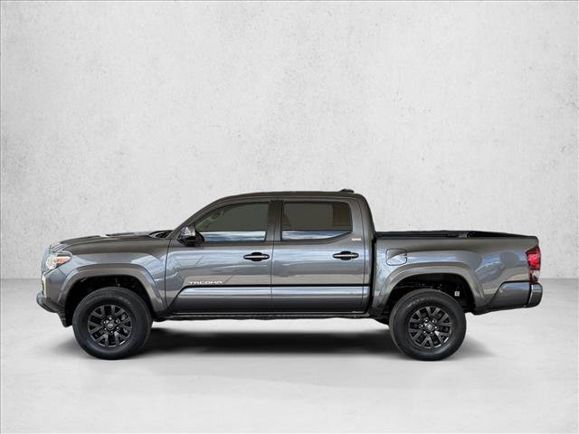 Used 2022 Toyota Tacoma SR5 w/ Technology Package RWD image 2