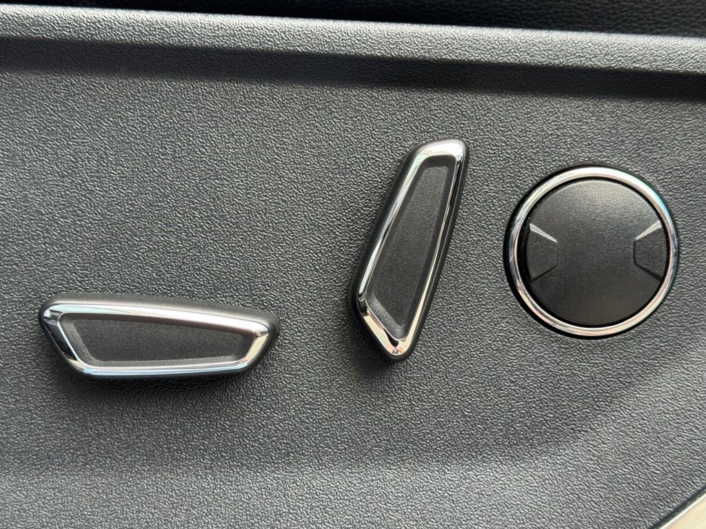 Used 2023 Ford F150 Lariat w/ Equipment Group 502A High image 20