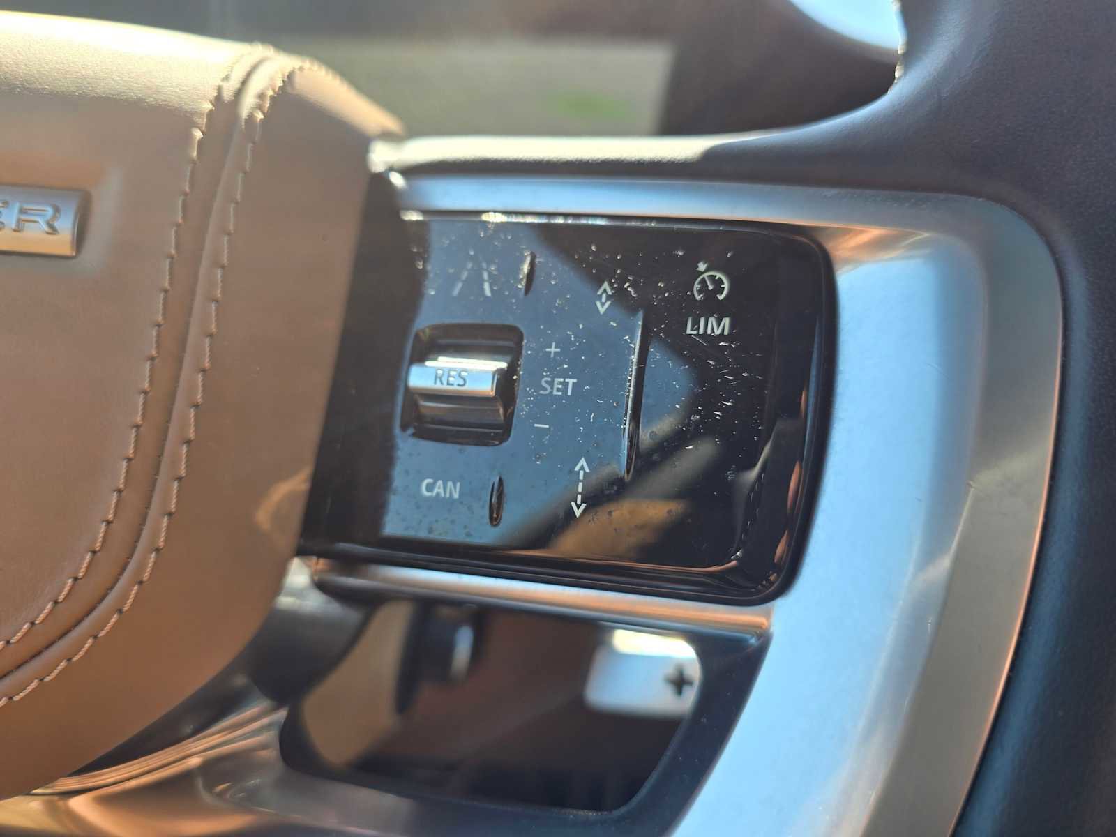 Used 2023 Land Rover Range Rover SE AWD/4WD image 32