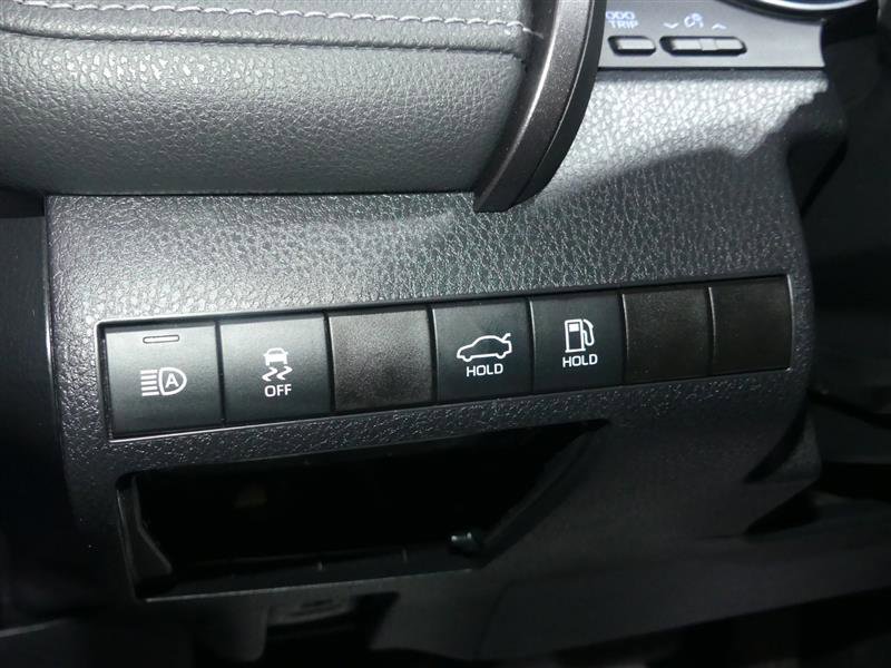 Used 2020 Toyota Camry SE image 26